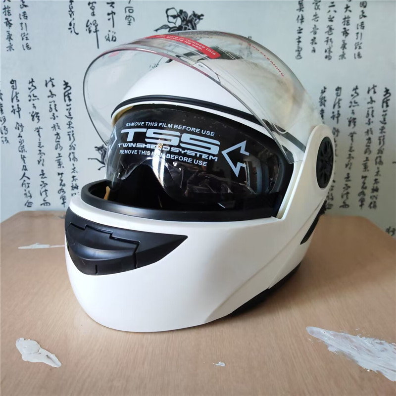 フリップアップ式バイク用モジュラーヘルメット、内蔵サンバイザ - Motorcycle Helmet Inner Sun Visor Lens のレビューと価格